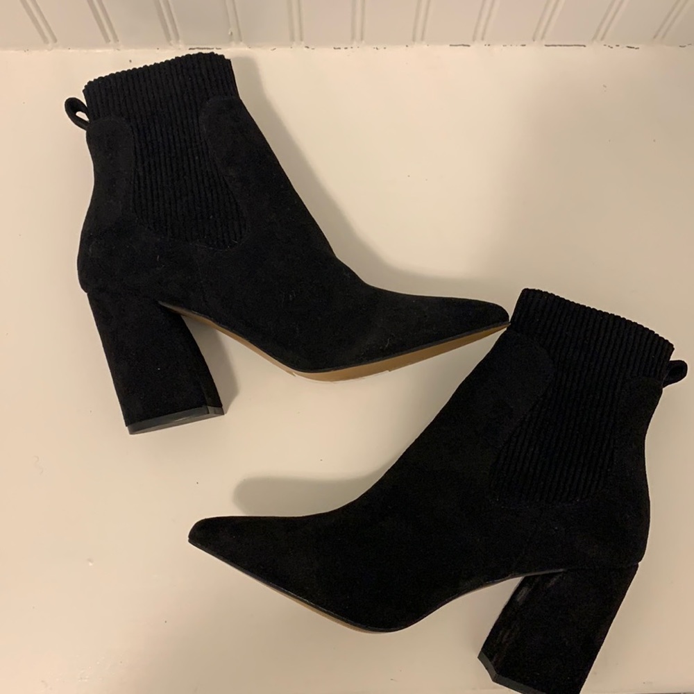 Steve Madden black booties NEW